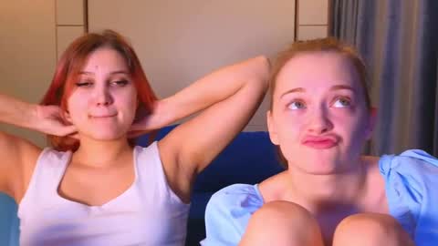 Snapshot of sav_anna chatting on December 9, 2:28 pm LUNA and ANNA    online show from December 9, 2:28 pm