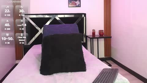 Snapshot of savage_doll chatting on November 15, 4:32 am ANGELICA online show from November 15, 4:32 am