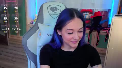 Snapshot of savage_lust_ chatting on October 25, 5:04 am Ariel online show from October 25, 5:04 am