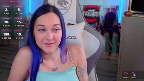 Snapshot of savage_lust_ chatting on November 14, 6:01 am Ariel online show from November 14, 6:01 am