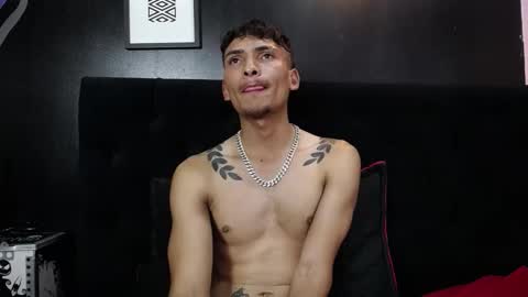 Snapshot of savagelover_ chatting on November 30, 5:06 pm SavageLover online show from November 30, 5:06 pm