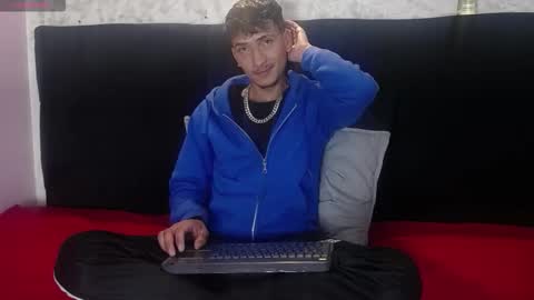 Snapshot of savagelover_ chatting on December 2, 4:29 am SavageLover online show from December 2, 4:29 am