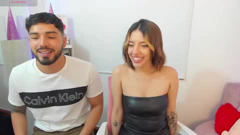 Snapshot of savagesweethearts chatting on December 19, 10:53 pm savagesweethearts online show from December 19, 10:53 pm