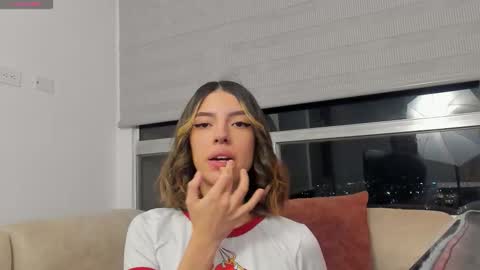 Snapshot of savagesweethearts chatting on October 20, 1:50 am savagesweethearts online show from October 20, 1:50 am