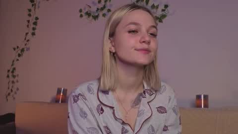 savannahshor online show from November 16, 7:52 pm