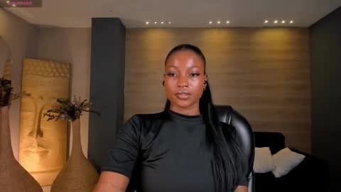 S a v a n n a h  online show from November 20, 12:05 pm