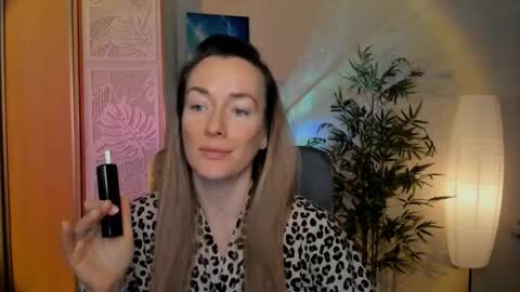 save the qween online show from January 9, 7:22 am