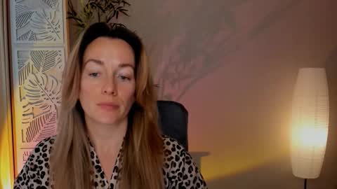 save the qween online show from February 11, 5:56 am