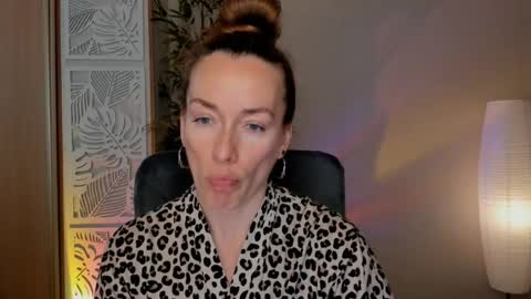 save the qween online show from April 27, 7:28 am