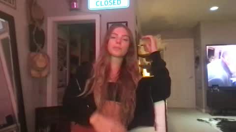 Savxoxoxo online show from December 2, 4:07 am