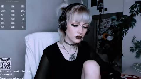 pronoun she. name Mary. age 21. online show from October 6, 8:50 pm