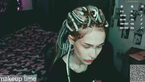 pronoun she. name Mary. age 21. online show from June 6, 6:45 pm