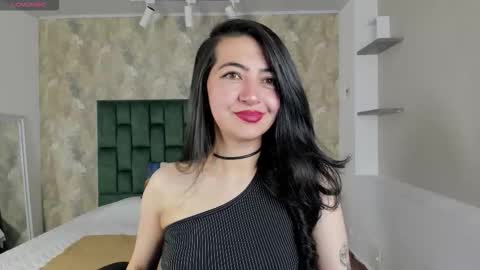 Saya Amaretto  online show from December 4, 7:55 pm