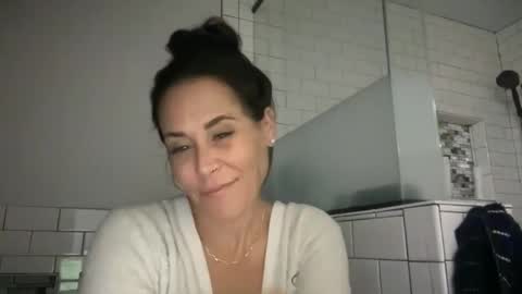 Good Girls Say Please...and Thank You online show from November 25, 3:56 pm