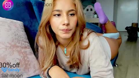 Snapshot of sazori_moon chatting on December 23, 3:55 pm sazori_moon online show from December 23, 3:55 pm