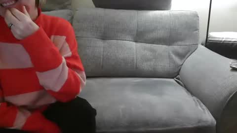 Snapshot of sb_couple chatting on December 29, 6:49 pm SB Couple online show from December 29, 6:49 pm