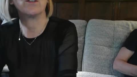 Snapshot of sb_couple chatting on November 23, 2:50 pm SB Couple online show from November 23, 2:50 pm