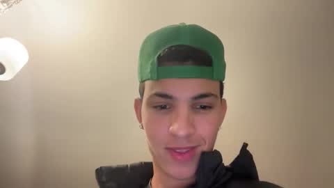 Snapshot of sbouchikh03 chatting on December 17, 8:20 am sbouchikh03 online show from December 17, 8:20 am