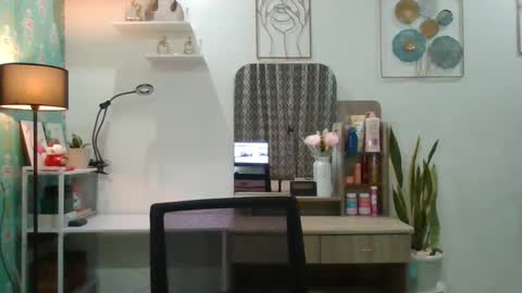 Snapshot of scar58 chatting on January 9, 7:31 am scarlett. online show from January 9, 7:31 am