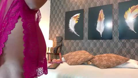 Snapshot of scarleetsmith chatting on March 3, 12:11 pm Scarleet online show from March 3, 12:11 pm