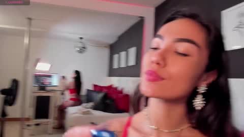 Snapshot of scarlet_castro chatting on September 19, 5:46 pm Scarlet online show from September 19, 5:46 pm