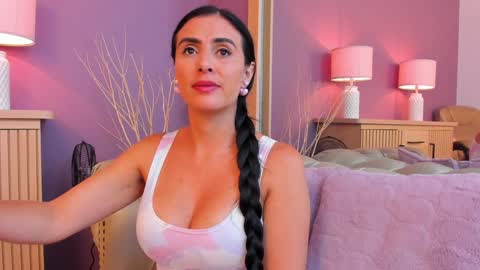 Scarlet Edwars online show from January 24, 3:24 pm