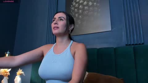 Scarlet Edwars online show from September 13, 6:29 pm