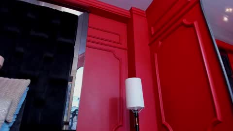 Scarlet Edwars online show from September 22, 6:32 pm