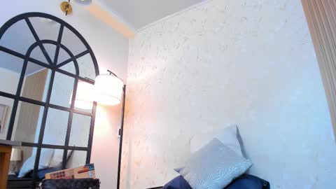 Scarlet Edwars online show from January 17, 6:11 pm