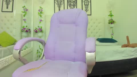 Isa online show from January 21, 4:37 pm