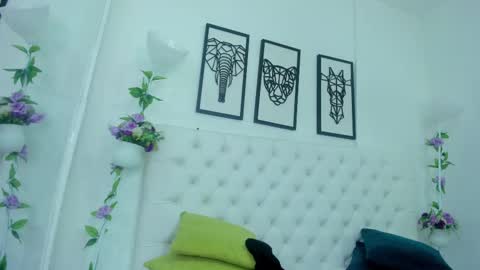 Isa online show from February 12, 11:07 am