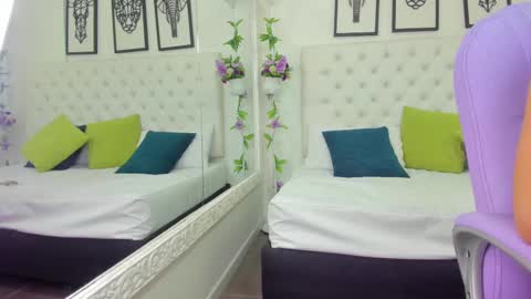 Isa online show from March 8, 11:05 am