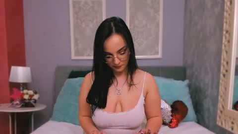 Scarlet online show from March 10, 6:24 pm