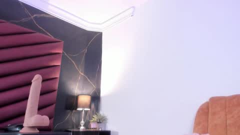 Snapshot of scarletdavis_ chatting on November 15, 7:10 pm Scarlet Dayana online show from November 15, 7:10 pm