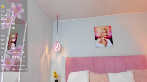 Scarlet  online show from January 21, 5:05 am