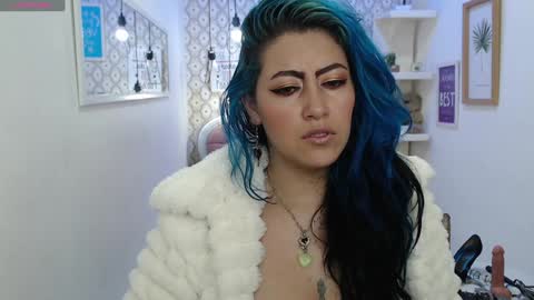 Snapshot of scarleth_bluee chatting on January 11, 12:55 am Scarleth online show from January 11, 12:55 am