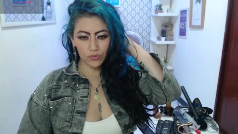 Snapshot of scarleth_bluee chatting on January 17, 3:23 am Scarleth online show from January 17, 3:23 am