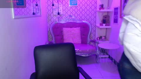 Snapshot of scarleth_bluee chatting on January 25, 3:19 am Scarleth online show from January 25, 3:19 am