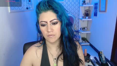 Snapshot of scarleth_bluee chatting on January 28, 3:04 am Scarleth online show from January 28, 3:04 am
