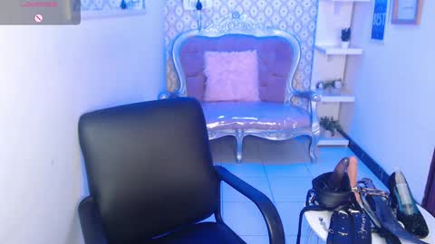 Snapshot of scarleth_bluee chatting on February 1, 9:11 am Scarleth online show from February 1, 9:11 am