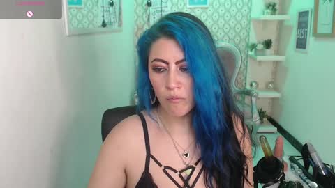Snapshot of scarleth_bluee chatting on February 3, 9:52 am Scarleth online show from February 3, 9:52 am