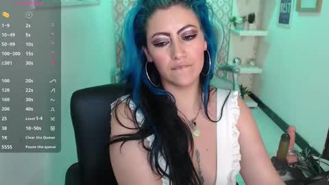 Snapshot of scarleth_bluee chatting on February 12, 9:10 am Scarleth online show from February 12, 9:10 am