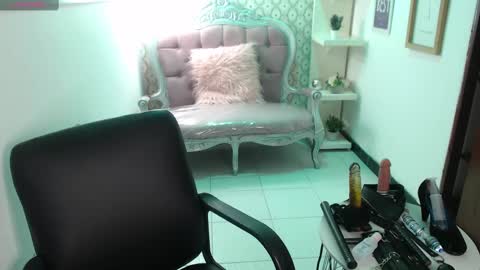 Snapshot of scarleth_bluee chatting on March 6, 9:14 am Scarleth online show from March 6, 9:14 am