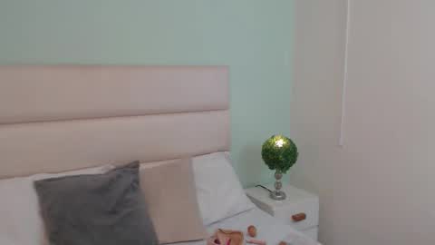 scarlet  online show from February 27, 10:59 am