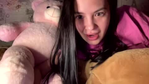 Snapshot of scarletpetal chatting on January 23, 7:18 pm scarletpetal online show from January 23, 7:18 pm