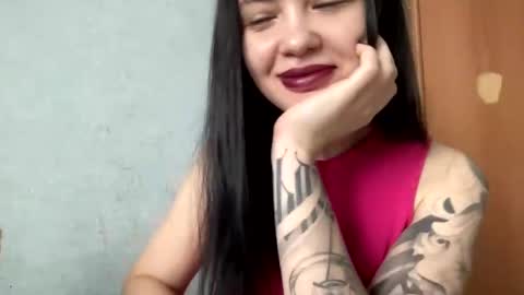 Snapshot of scarletpetal chatting on January 24, 6:57 am scarletpetal online show from January 24, 6:57 am