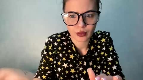 Snapshot of scarletpetal chatting on February 6, 11:54 am scarletpetal online show from February 6, 11:54 am