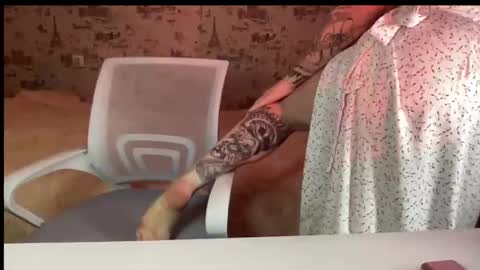 Snapshot of scarletpetal chatting on October 8, 11:41 am scarletpetal online show from October 8, 11:41 am