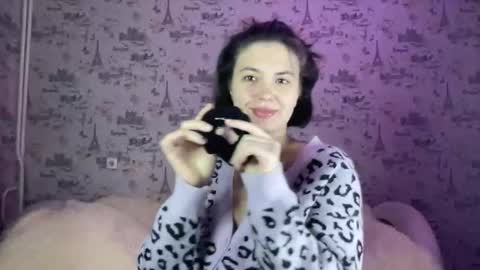 Snapshot of scarletpetal chatting on October 19, 11:44 am scarletpetal online show from October 19, 11:44 am