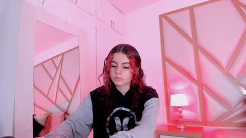 Snapshot of scarletpunk_ chatting on December 6, 11:54 am Scarlet online show from December 6, 11:54 am